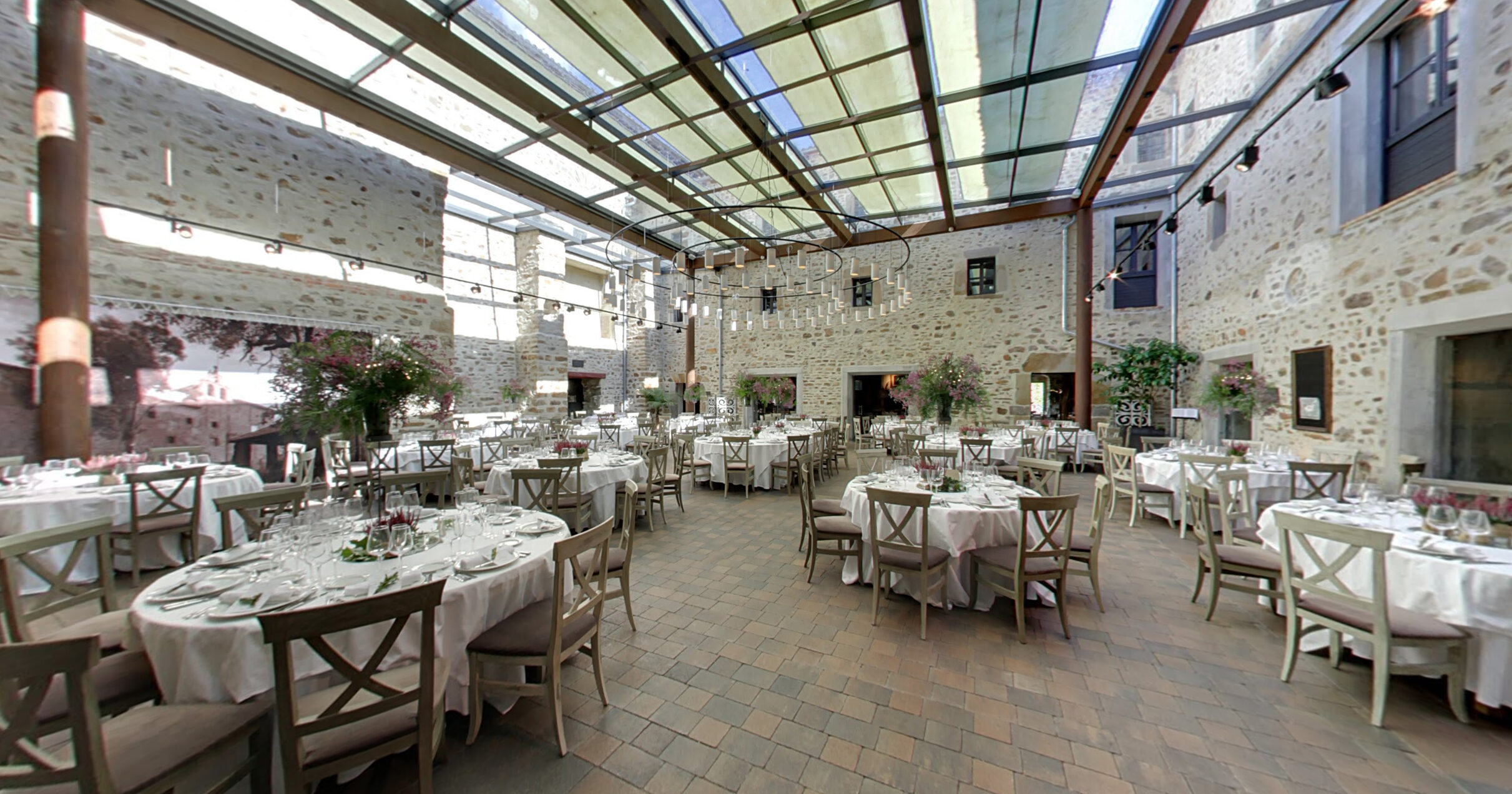 Reforma, rehabilitación y diseño de hotel en Gordexola, Bizkaia