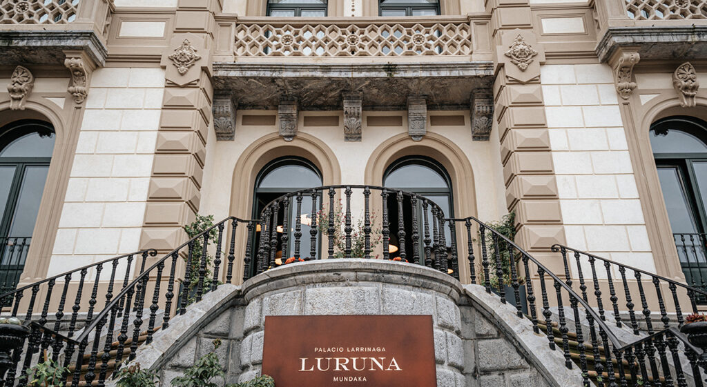 Reforma, rehabilitación y diseño de hotel en Mundaka, Bizkaia