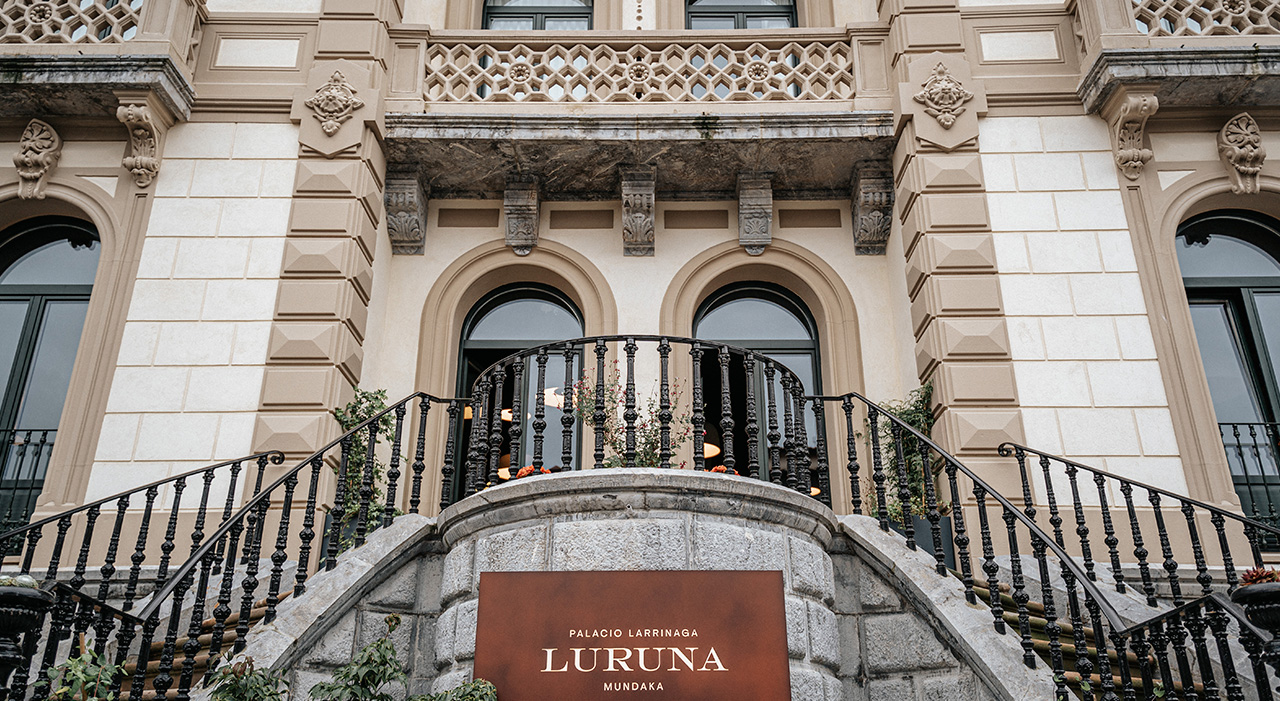 Reforma, rehabilitación y diseño de hotel en Mundaka, Bizkaia