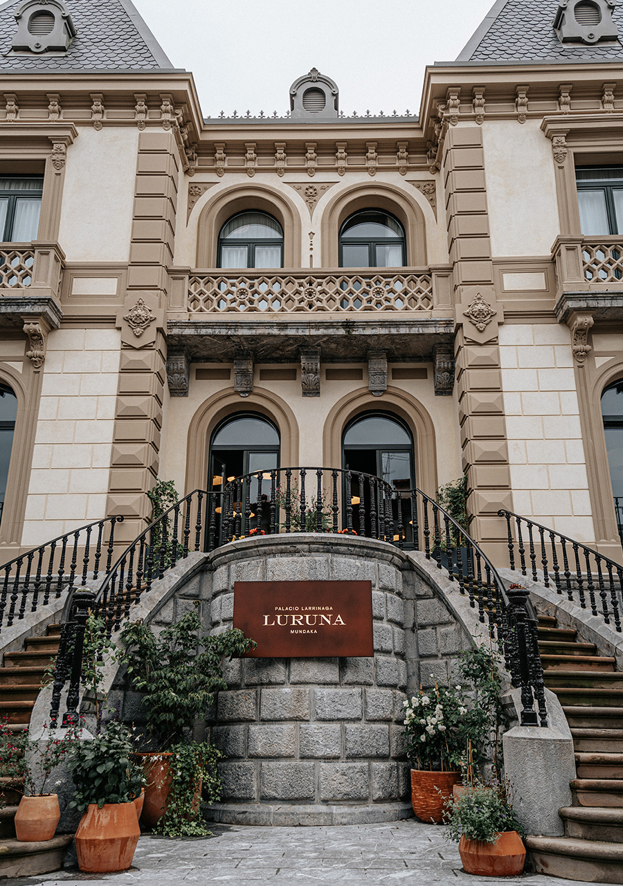 Reforma, rehabilitación y diseño de hotel en Mundaka, Bizkaia