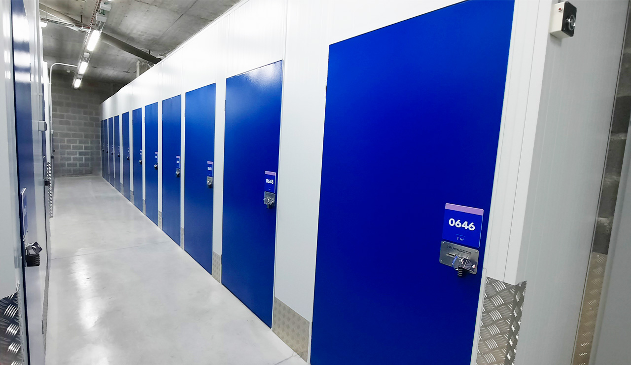 Transformación integral de un edificio para la colocación de un local de auto almacenaje en Barakaldo, Bizkaia