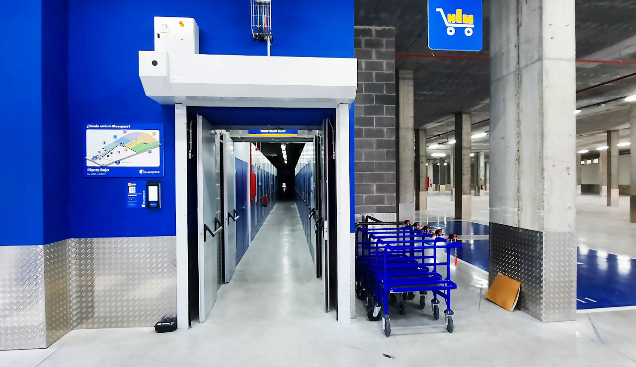 Transformación integral de un edificio para la colocación de un local de auto almacenaje en Barakaldo, Bizkaia