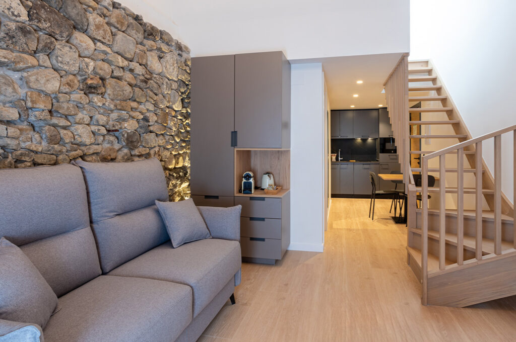 Diseño exclusivo de armario para hotel en Bizkaia