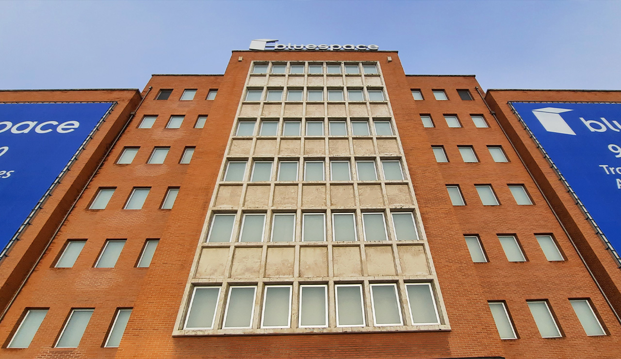 Reforma y rehabilitación de un edificio industrial destinado a almacenaje en Trapagarán, Bizkaia