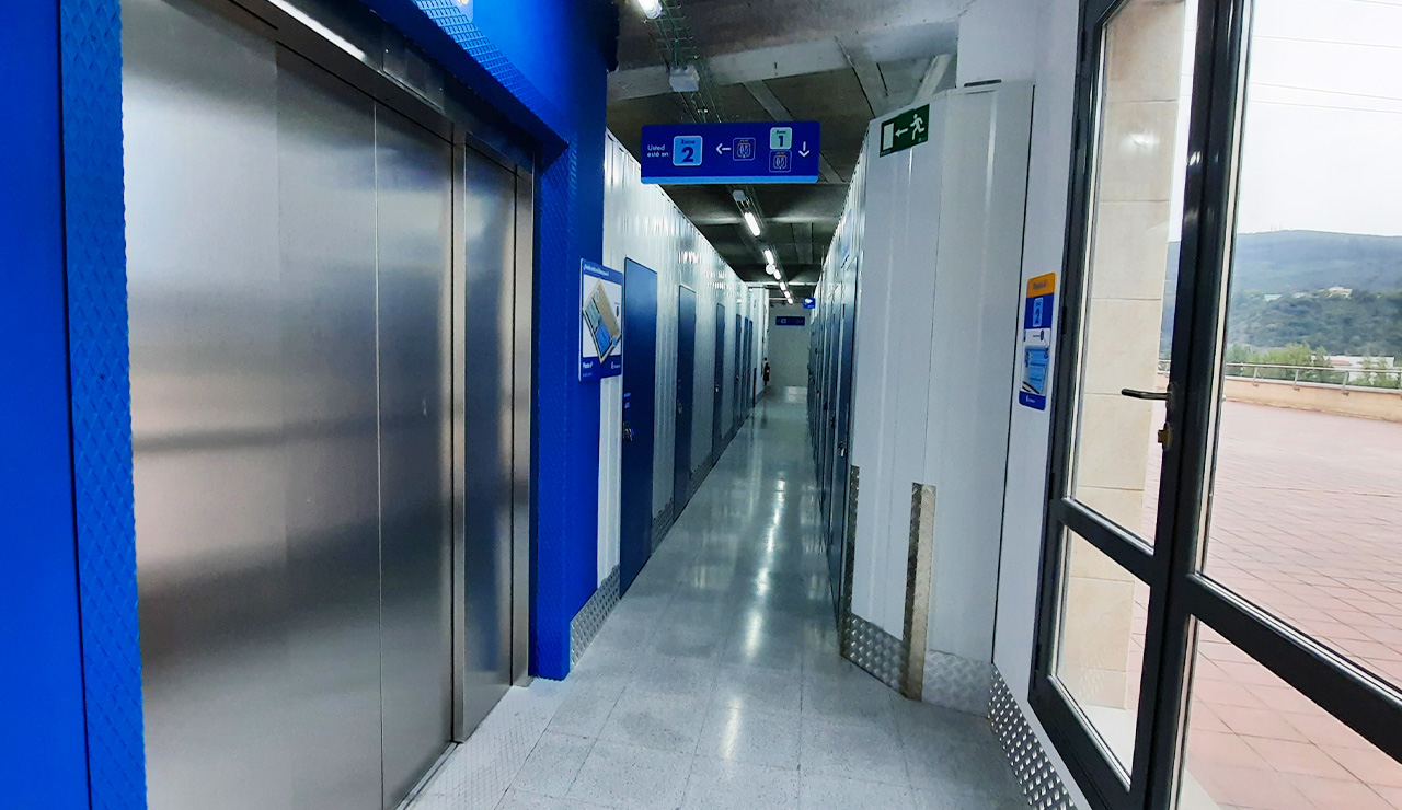 Reforma y rehabilitación de un edificio industrial destinado a almacenaje en Bolueta, Bizkaia