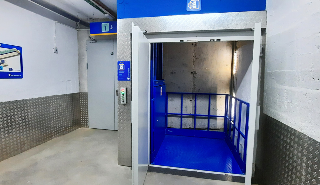 Transformación integral de un edificio para la colocación de un local de auto almacenaje en Bolueta centro, Bizkaia