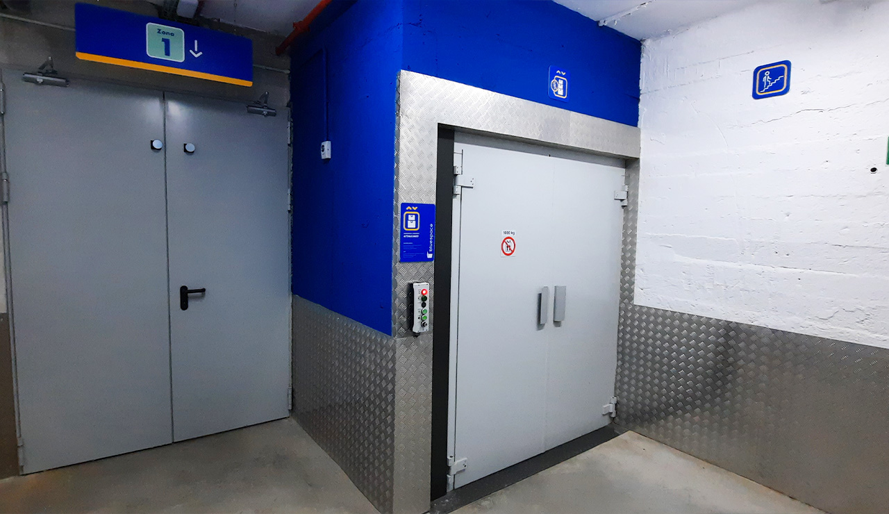 Transformación integral de un edificio para la colocación de un local de auto almacenaje en Bolueta centro, Bizkaia