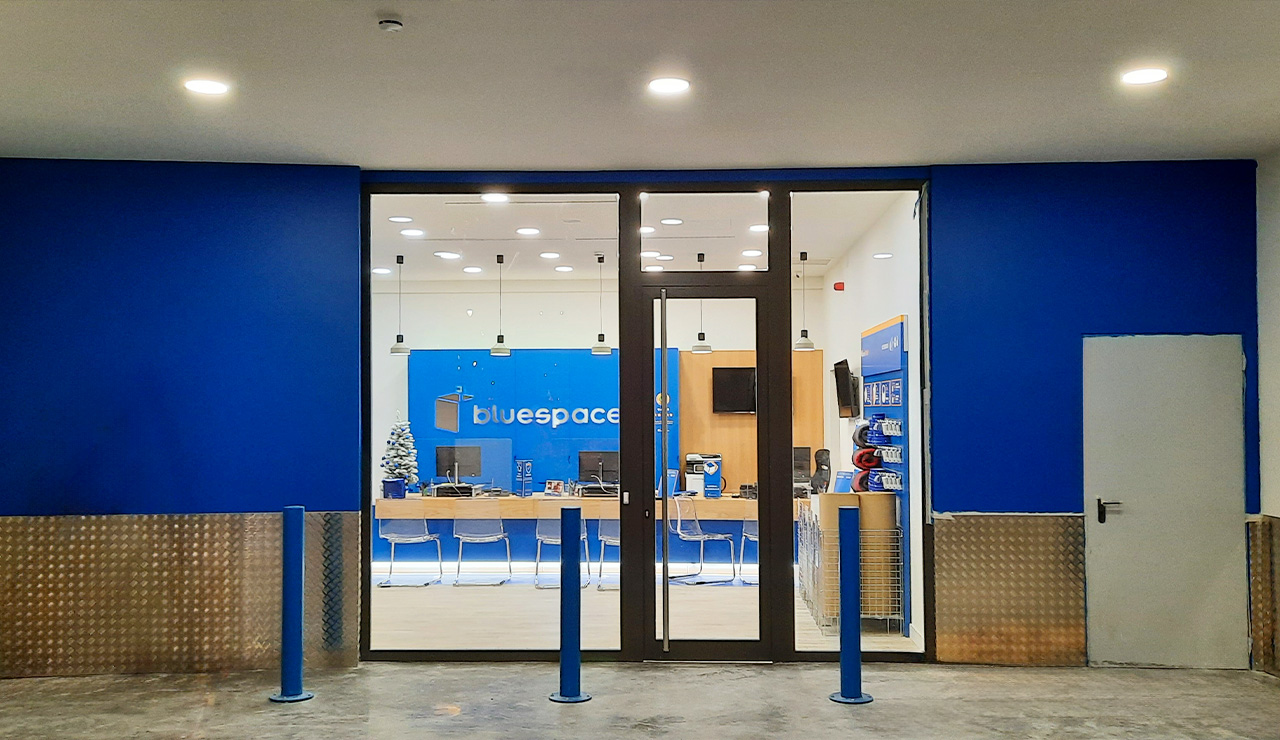 Transformación integral de un edificio para la colocación de un local de auto almacenaje en Bolueta centro, Bizkaia