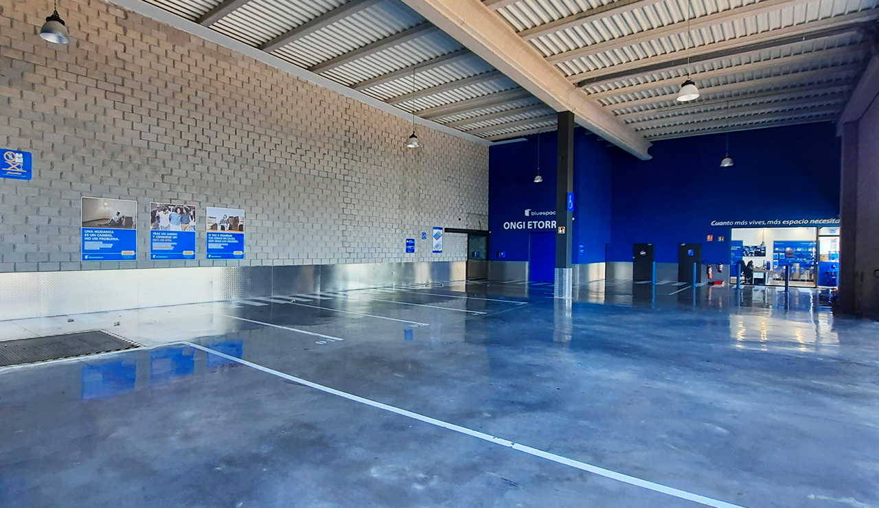 Reforma y rehabilitación de un edificio industrial destinado a almacenaje en Vitoria