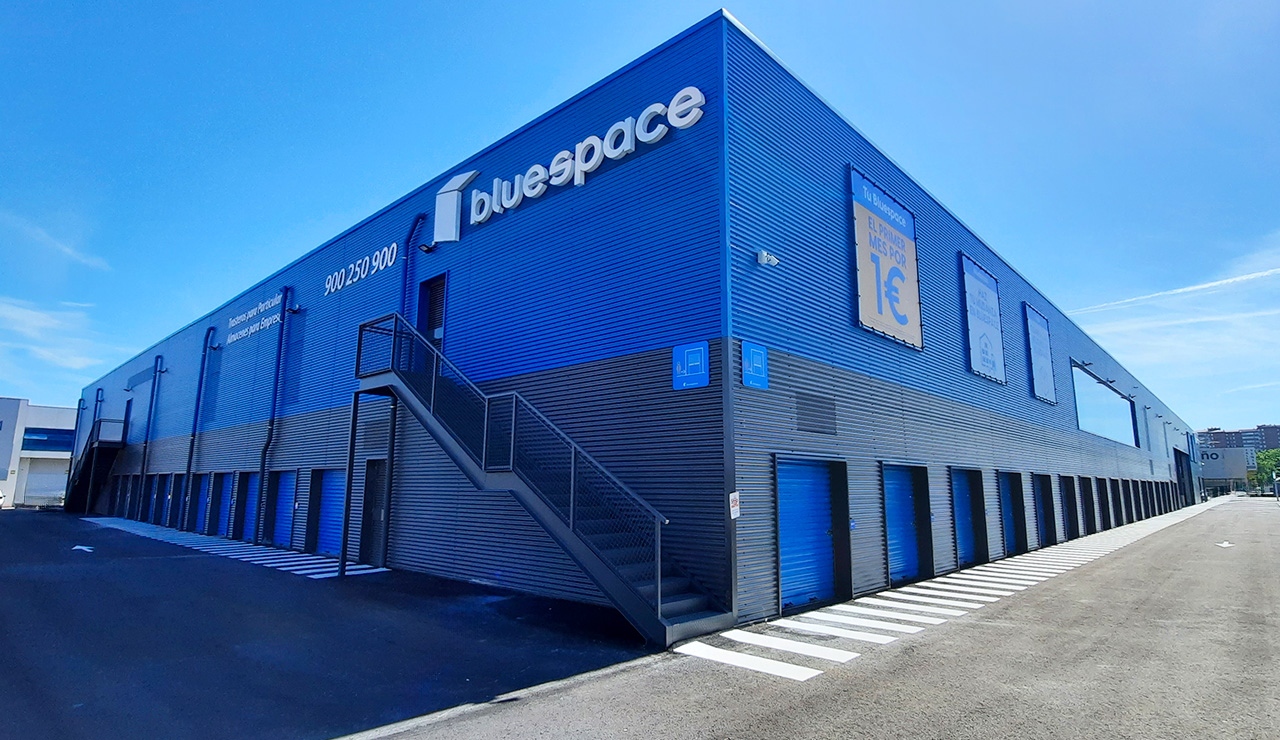 Reforma y rehabilitación de un edificio industrial destinado a almacenaje en Vitoria